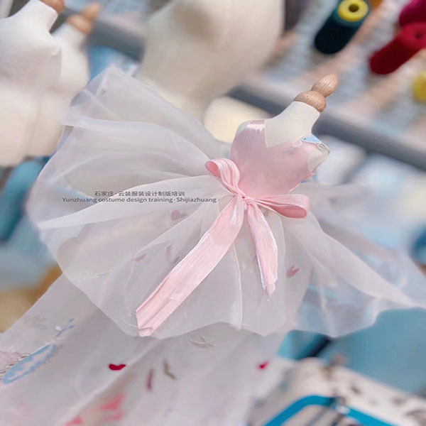 【云装，秀场款】